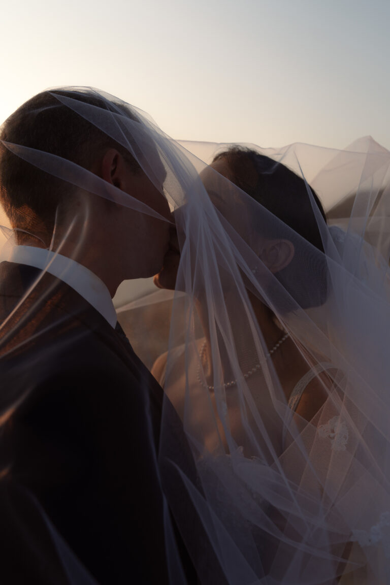 Georgia & James / A wedding in Folegandros